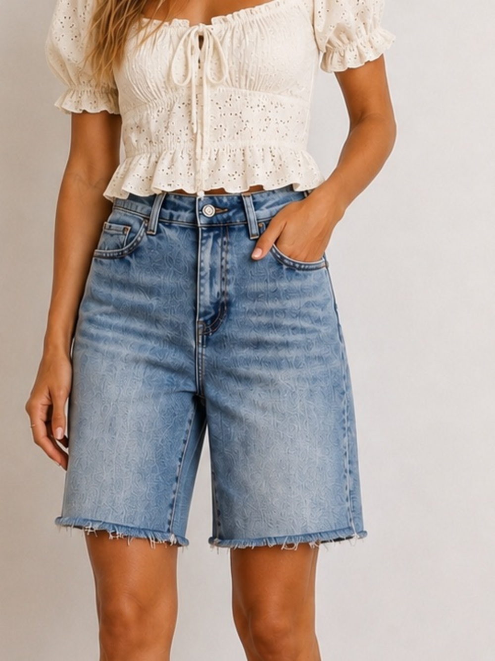 Vervet High Rise Bermuda Denim Shorts Raw Hem Medium Wash Blue Size L